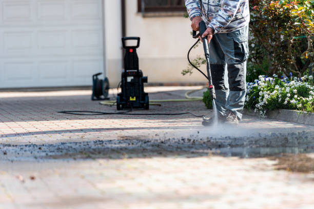 Best Deck Pressure Washing  in Chisholm, ME